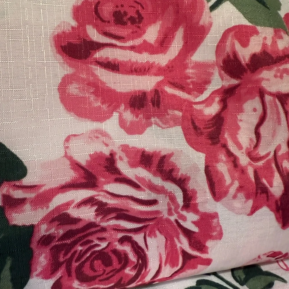 Juicy Couture Los Angeles NWT Beautiful Pink Rose Floral Shower Curtain & Hooks